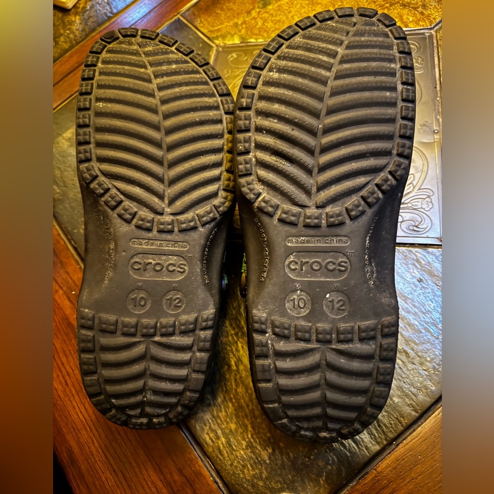 CROCS Classic Hemp Leaf Mens Clogs Men’s 10 with 3 Jibbitz 420 - Picture 5 of 6